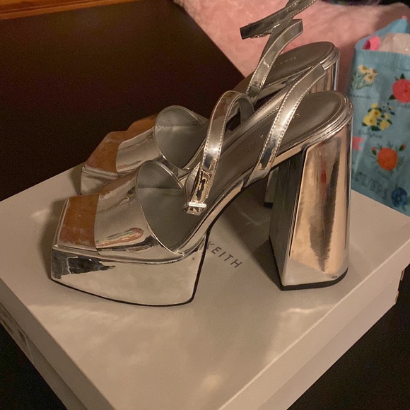 Charles and Keith chunky platform shoes - Picture 5 of 11